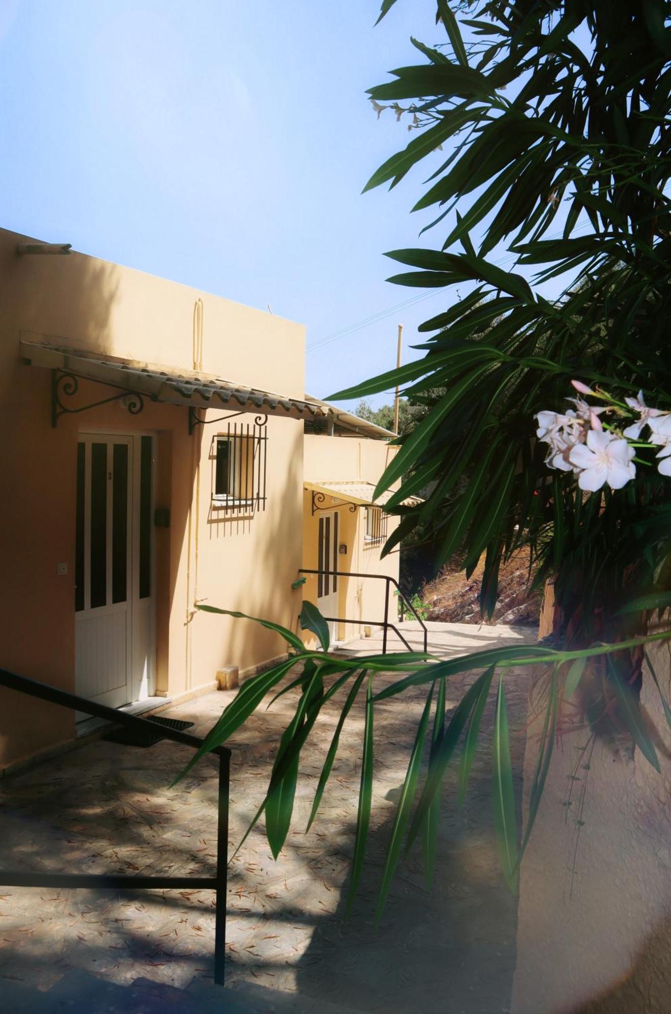 Kaminaki Seaview Apartments Katávolos Екстериор снимка