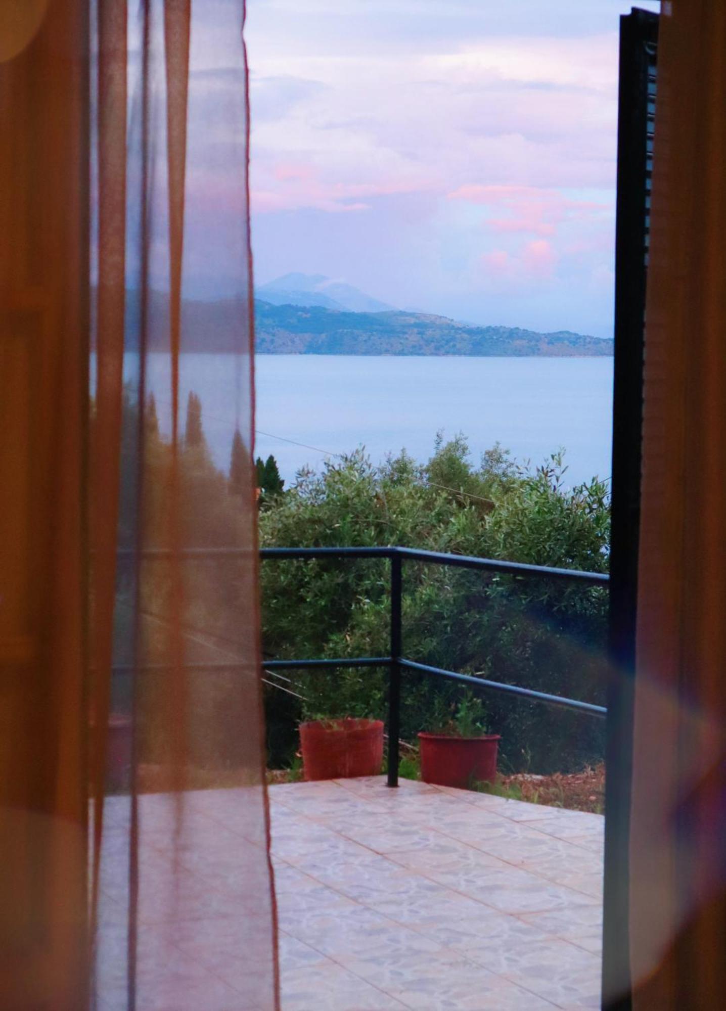 Kaminaki Seaview Apartments Katávolos Екстериор снимка